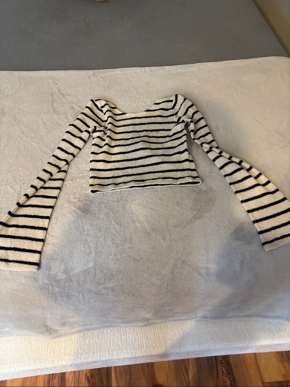 Striped Navy blue & White Long-Sleeve Cropped Top
